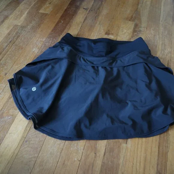 Lululemon Flutter Hem High-Rise Tennis Skirt size 6 in Black - Picture 2 of 7